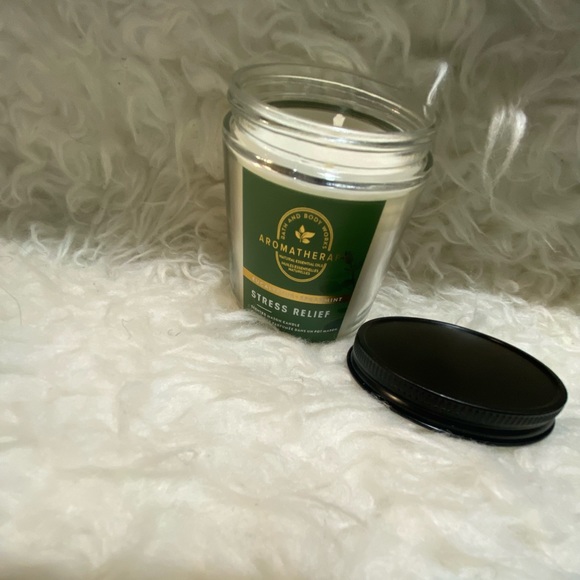 Stress relief Aromatherapy 1 wick candle.
With spearmint,sage + eucalyptus leaf. - Picture 3 of 7